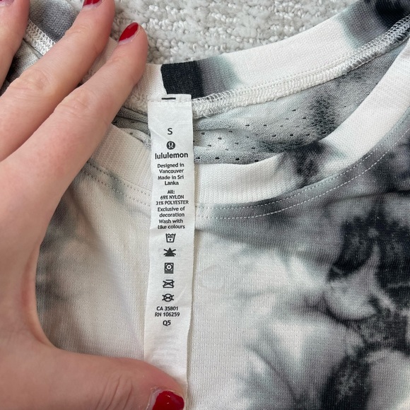 Lululemon tie dye t shirt - Picture 2 of 3